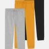 Friboo Niños 3 PACK - Pantalones - Grey/yellow/black 1 Friboo Niños 3 PACK - Pantalones - Grey/yellow/black -Friboo Ventas 2024 d8f42809efba4a7991409384e0488c17